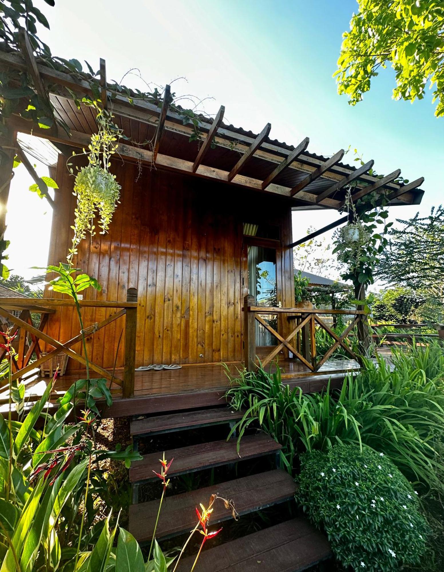 Dugiang Homestay Buon Ma Thuot Exterior photo